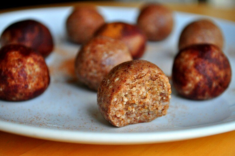 No-Bake Pale-Holes! (Paleo Donut Holes)