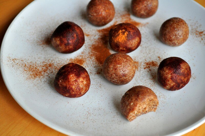 No-Bake Pale-Holes! (Paleo Donut Holes)